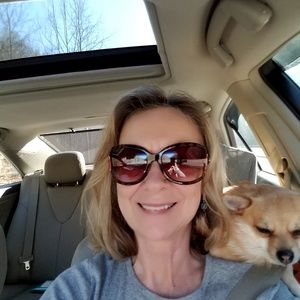 Meet your Posher, Leslie